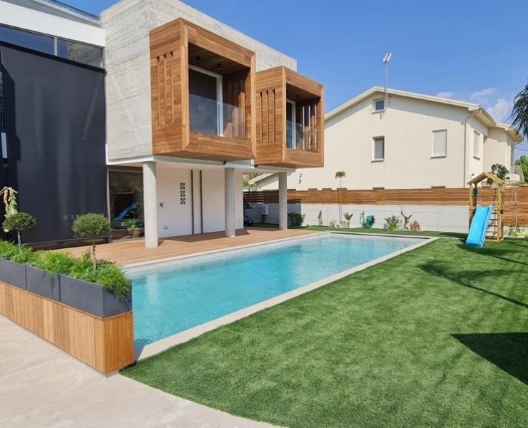 Alampra, Nicosia Detached Villa For Sale | C12789
