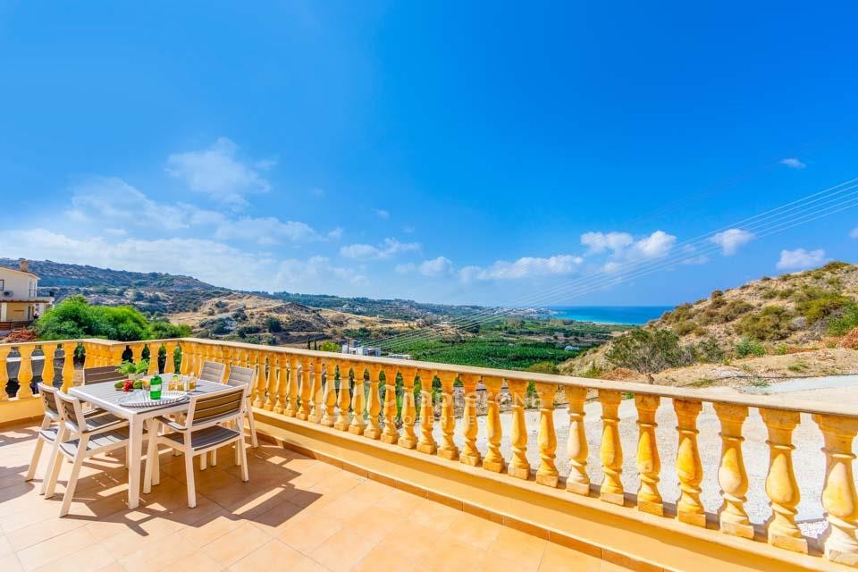Detached Villa For Sale  in  Kissonerga