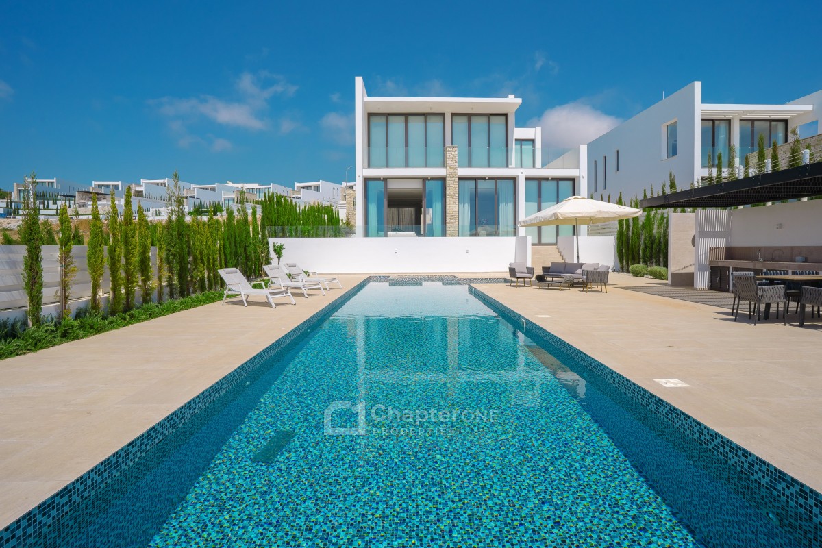 Detached Villa for sale in Peyia