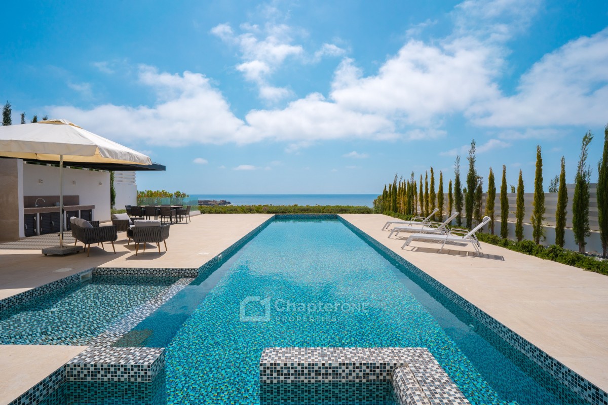 Detached Villa for sale in Peyia