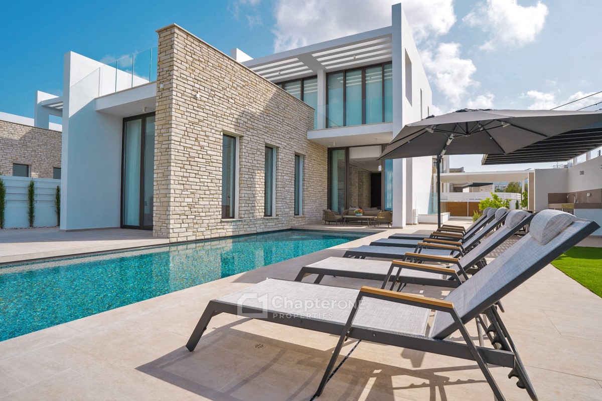 Detached Villa for sale in Peyia
