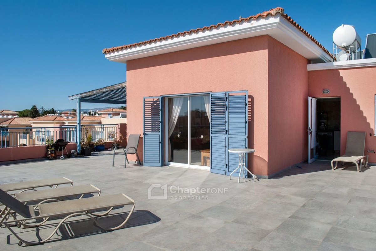 Penthouse For Sale  in  Kato Paphos