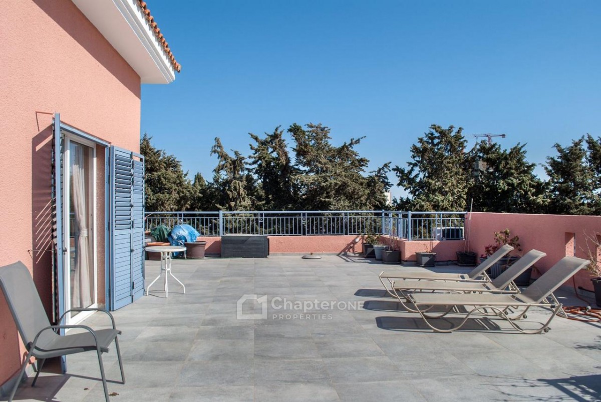 Penthouse For Sale  in  Kato Paphos