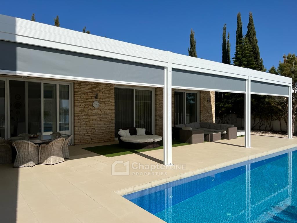 Detached Villa for sale in Peyia - St. George