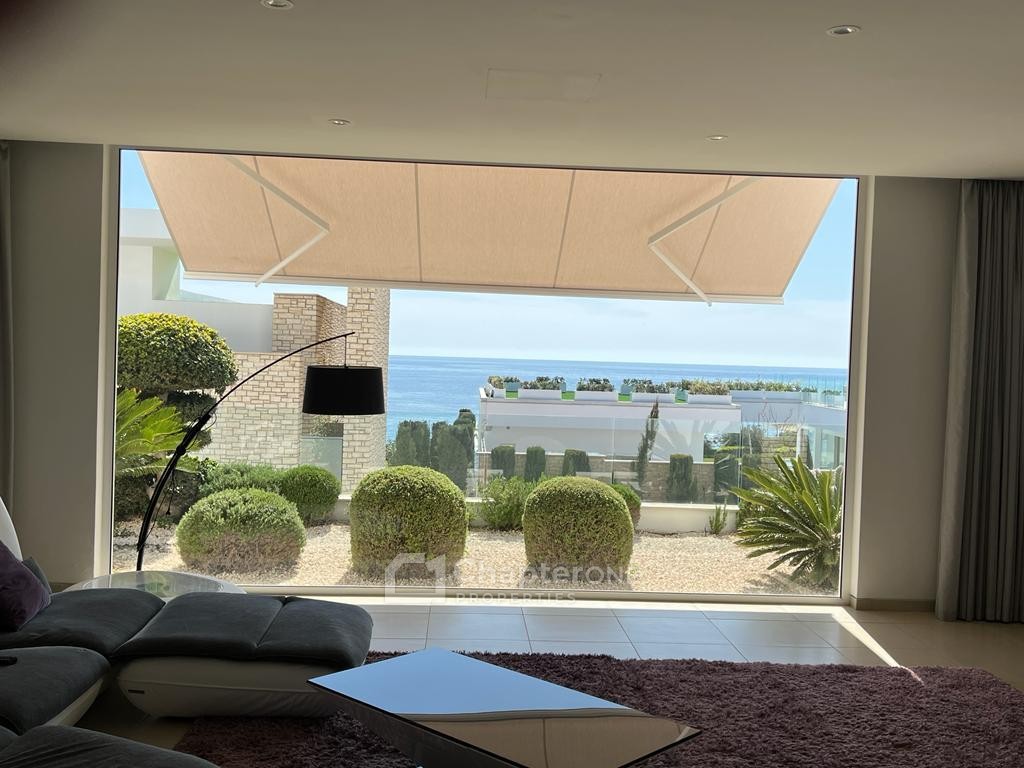 Detached Villa for sale in Peyia - St. George