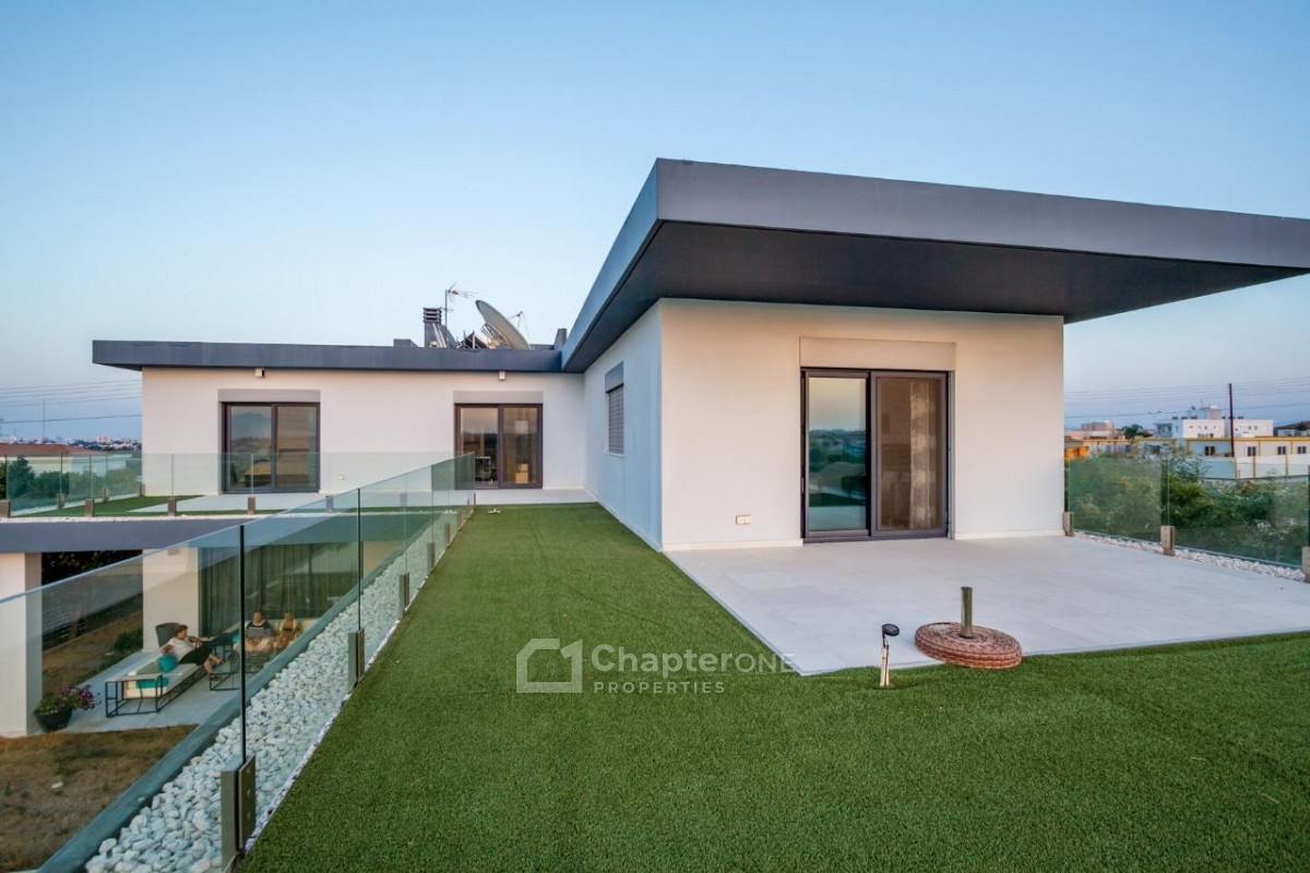 Detached Villa For Rent  in  Egkomi - Makedonitissa