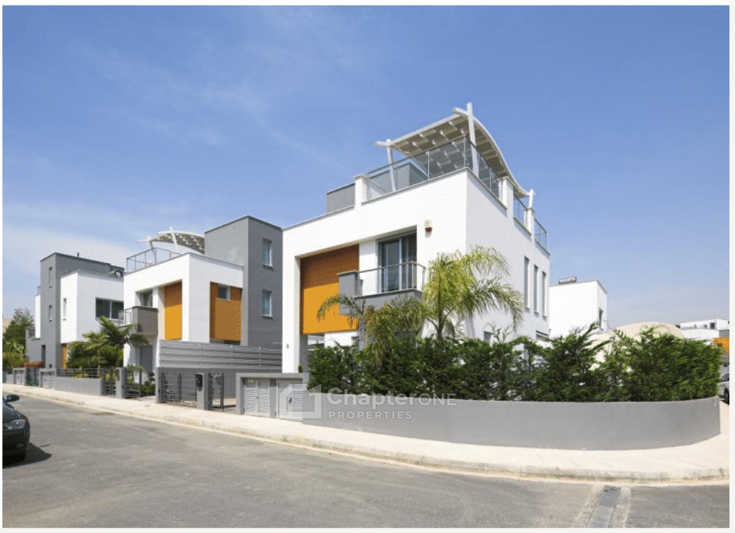 Detached Villa For Sale  in  Select Location