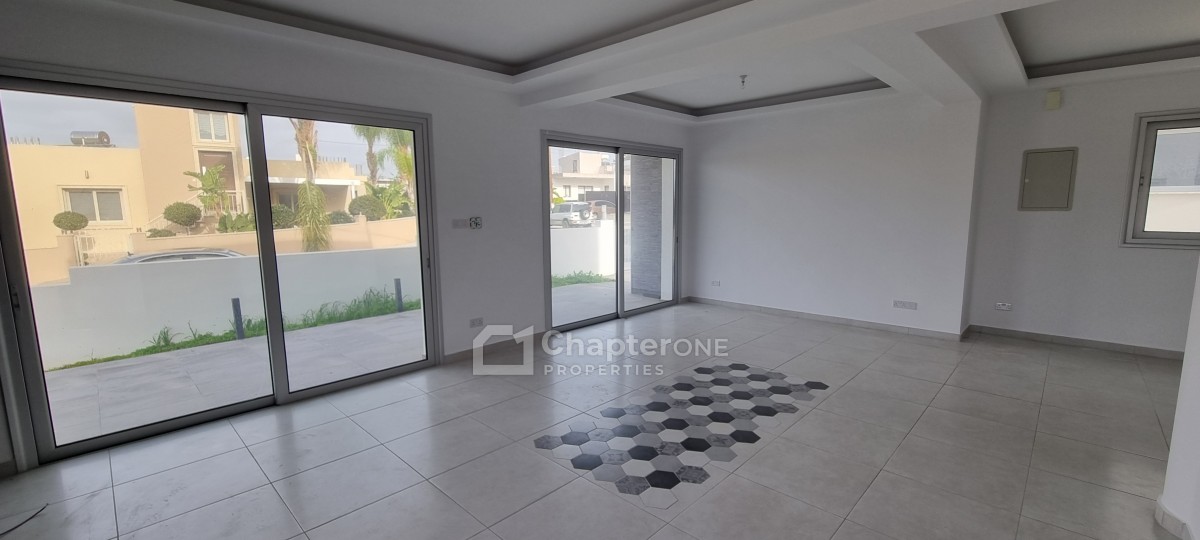 Detached Villa For Sale  in  Anavargos