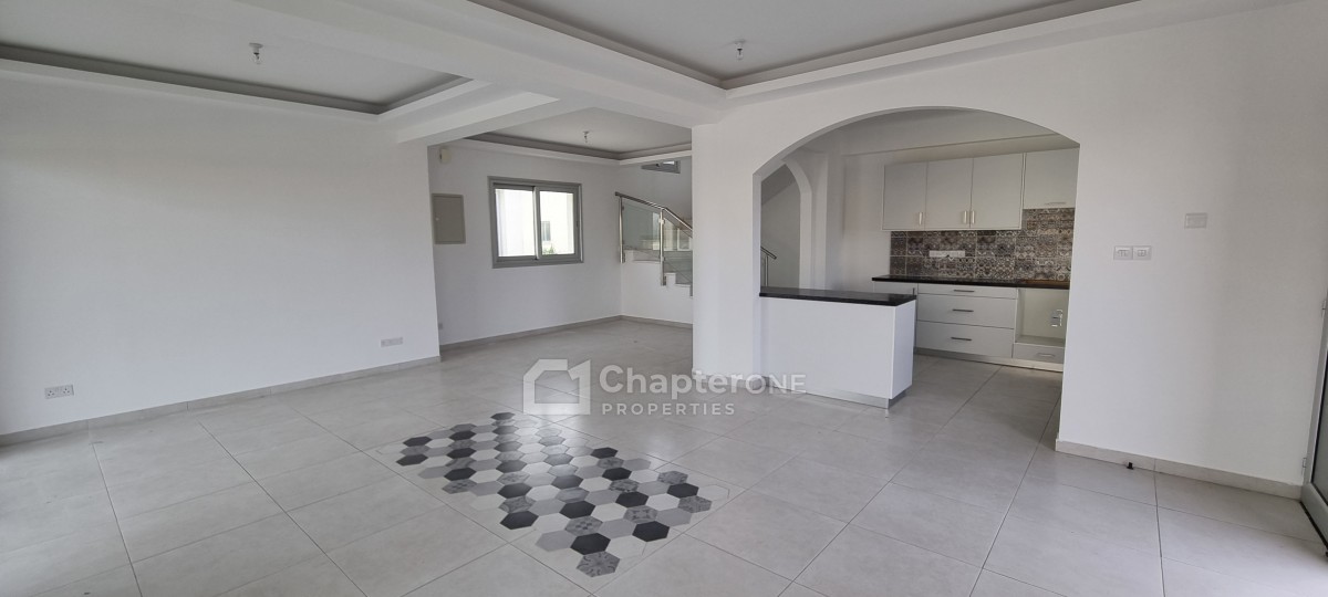 Detached Villa For Sale  in  Anavargos