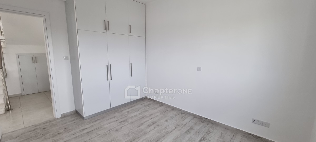 Detached Villa For Sale  in  Anavargos
