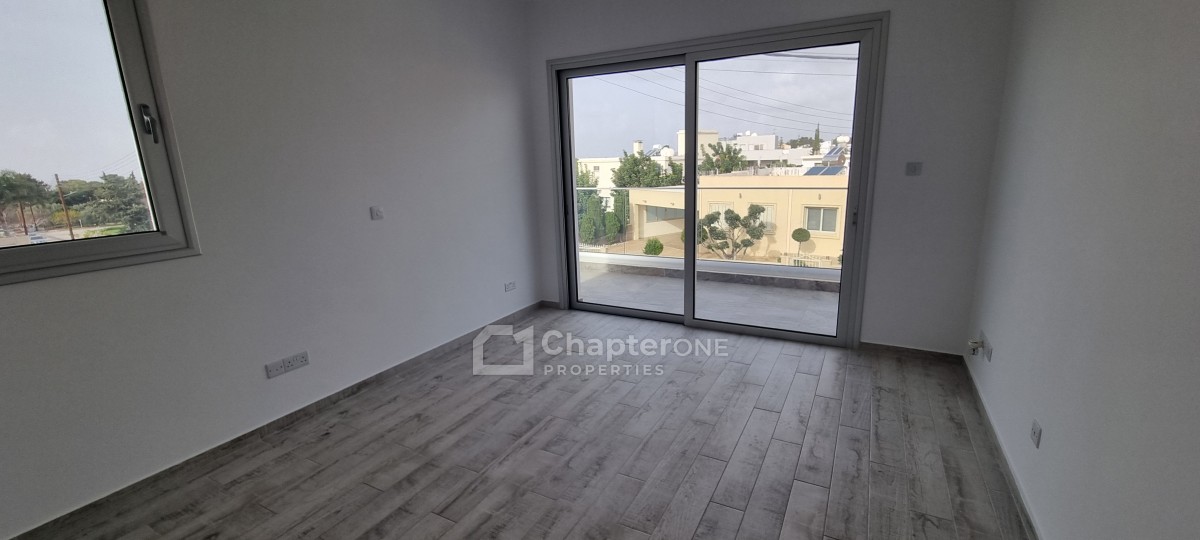 Detached Villa For Sale  in  Anavargos