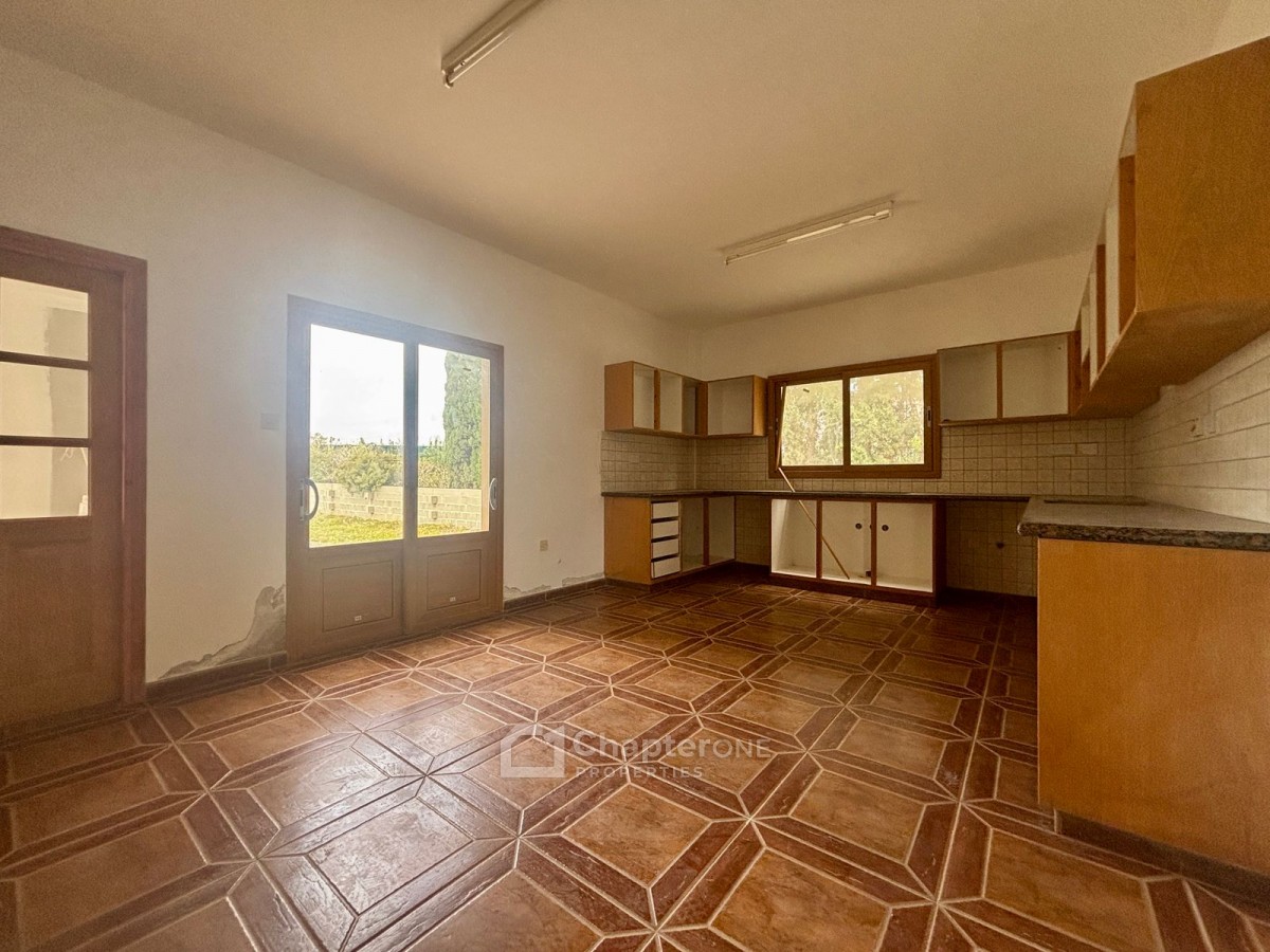 Detached Villa For Sale  in  Peyia - Coral Bay