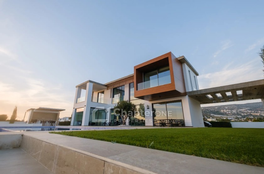 Detached Villa For Sale  in  Peyia