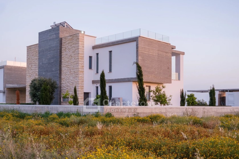 Detached Villa For Sale  in  Peyia