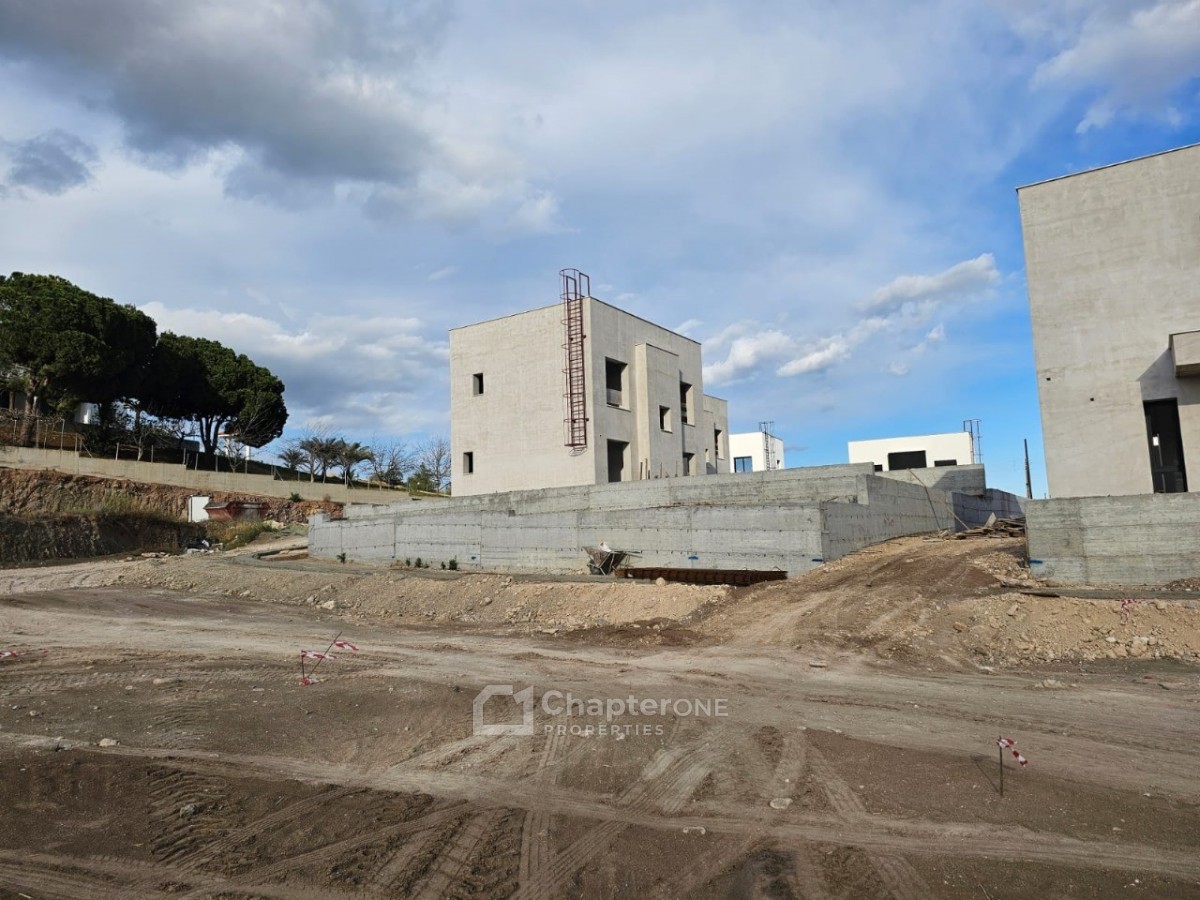 Detached Villa For Sale  in  Moni