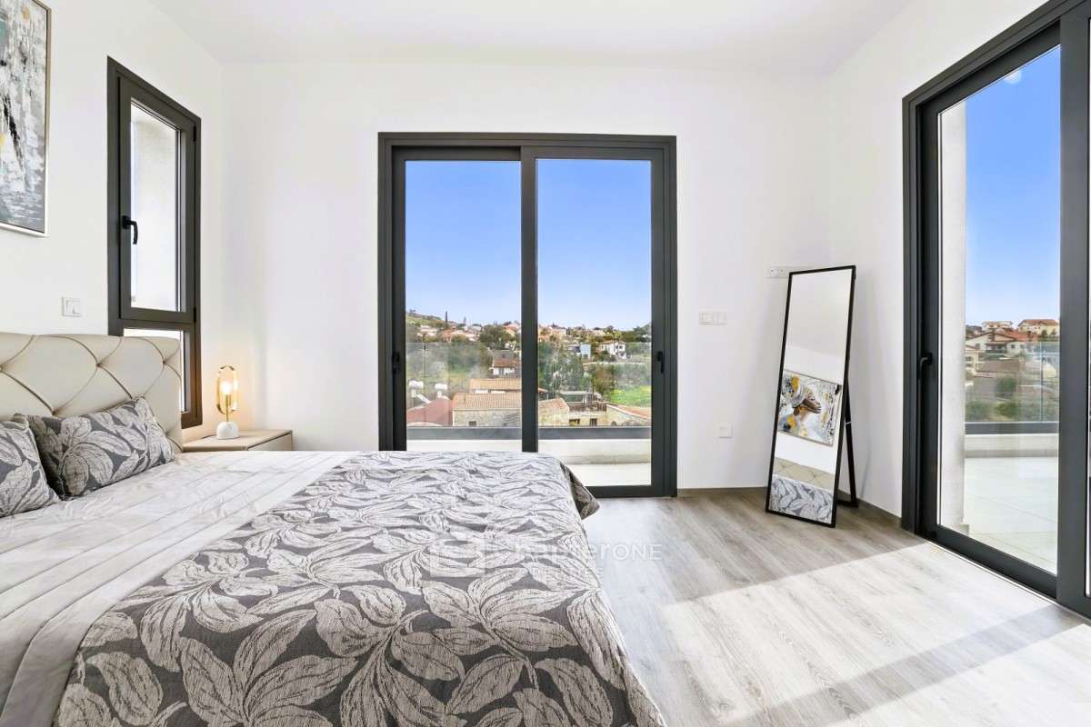 Penthouse For Sale  in  Parekklisia