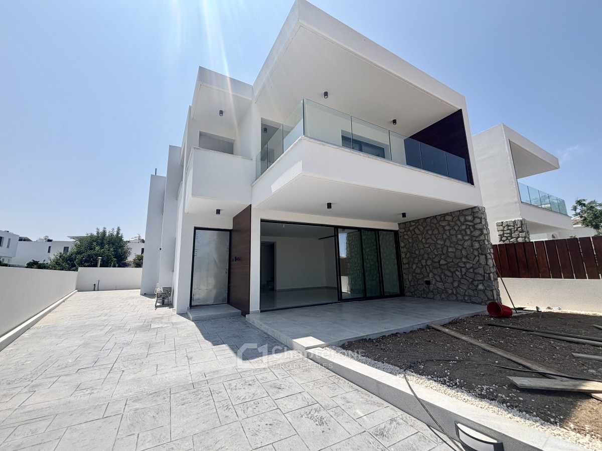 Detached Villa For Sale  in  Geroskipou