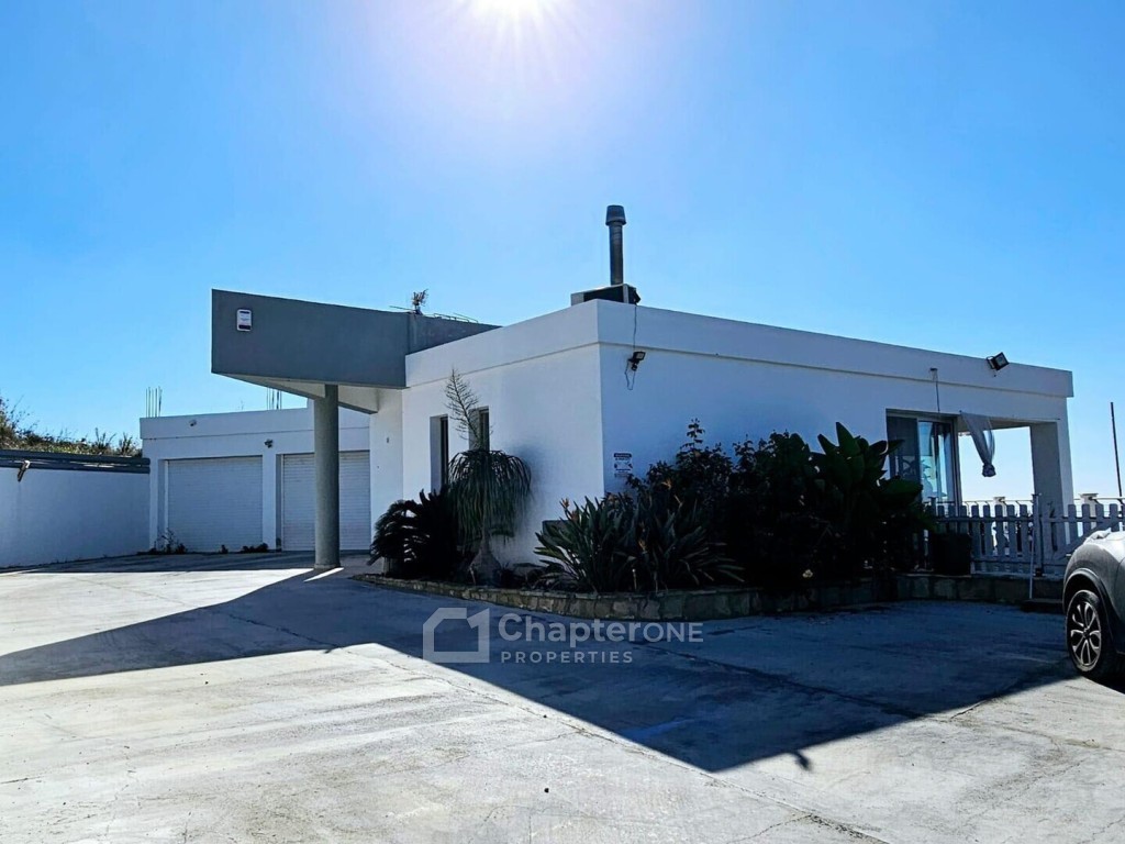 Bungalow For Sale  in  Armou
