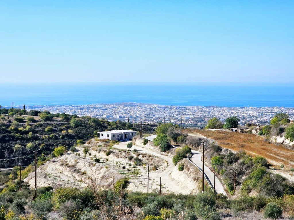Bungalow For Sale  in  Armou