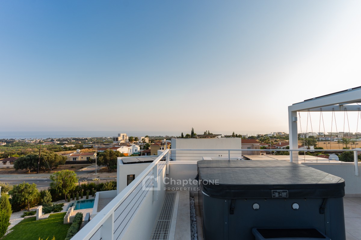 Detached Villa For Sale  in  Peyia