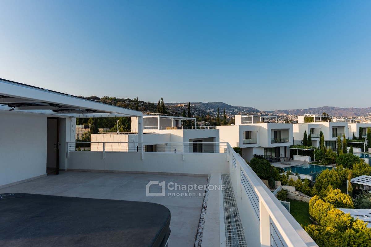 Detached Villa For Sale  in  Peyia