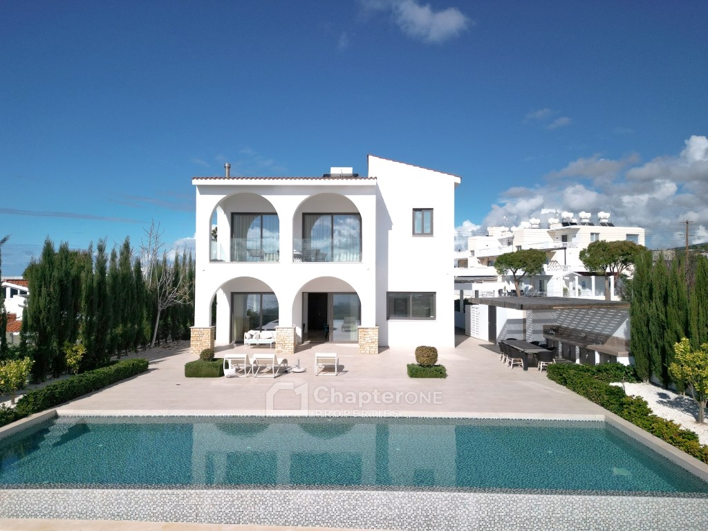Detached Villa For Sale  in  Peyia