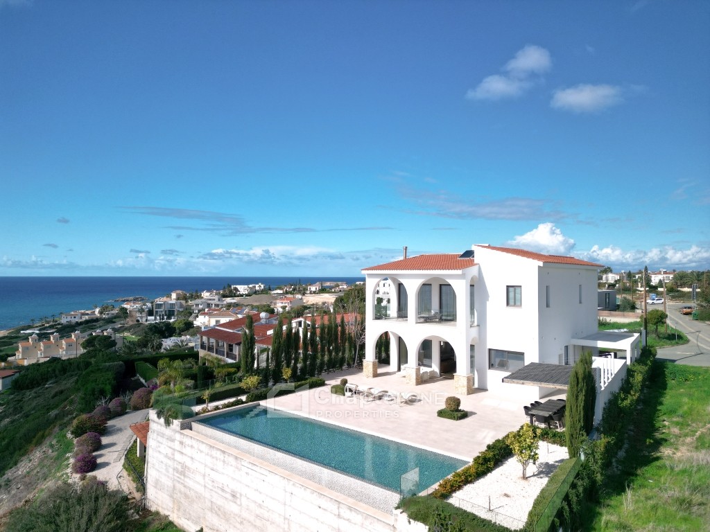Detached Villa For Sale  in  Peyia