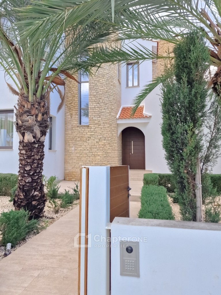 Detached Villa For Sale  in  Peyia