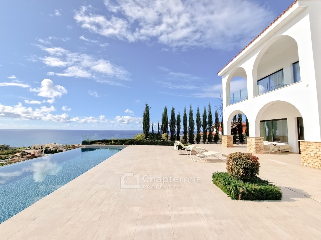 Detached Villa For Sale  in  Peyia
