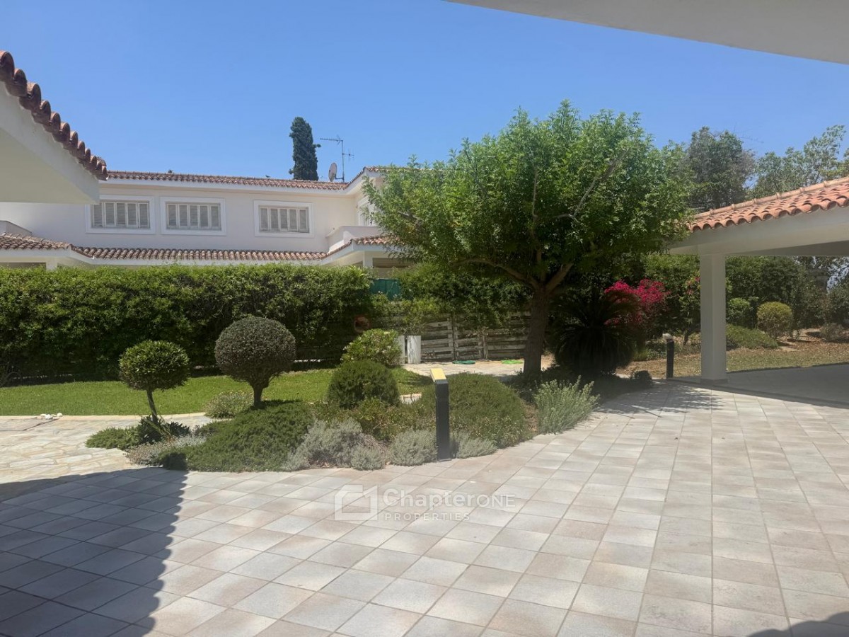 Detached Villa For Sale  in  Egkomi - Parissinos