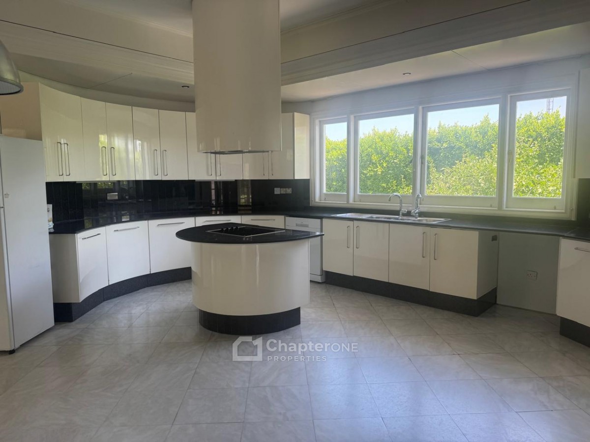 Detached Villa For Sale  in  Egkomi - Parissinos