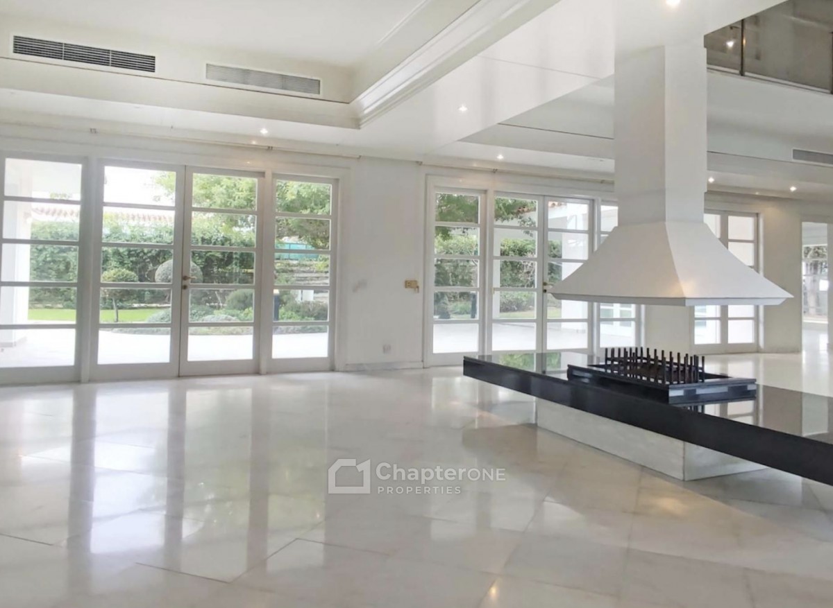 Detached Villa For Sale  in  Egkomi - Parissinos