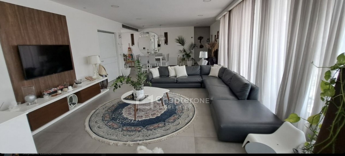 Detached Villa For Sale  in  Lakatameia - Anthoupolis