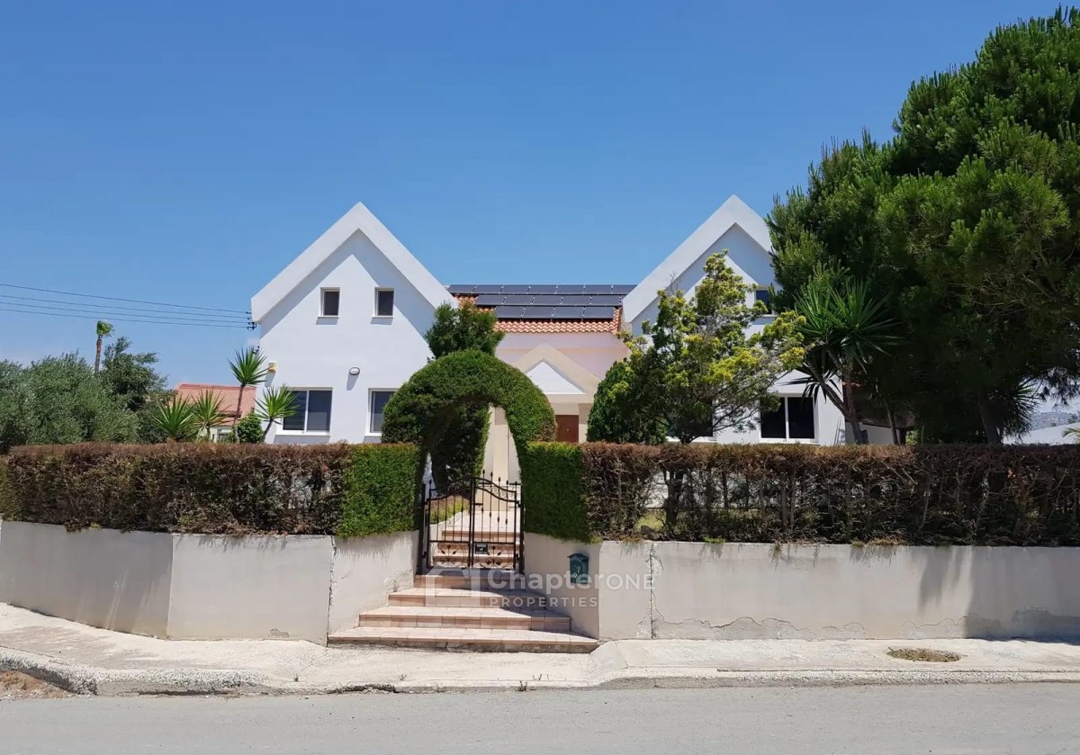 Detached Villa For Sale  in  Pentakomo