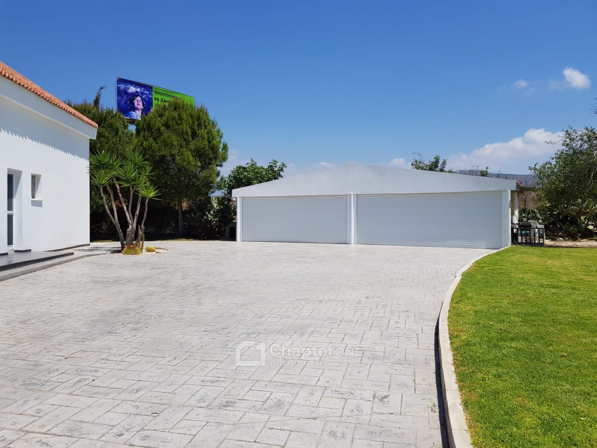 Detached Villa For Sale  in  Pentakomo