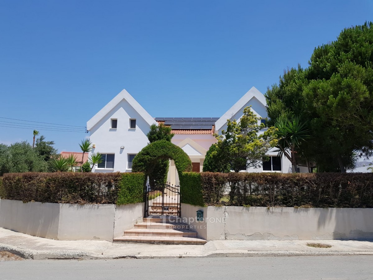 Detached Villa For Sale  in  Pentakomo