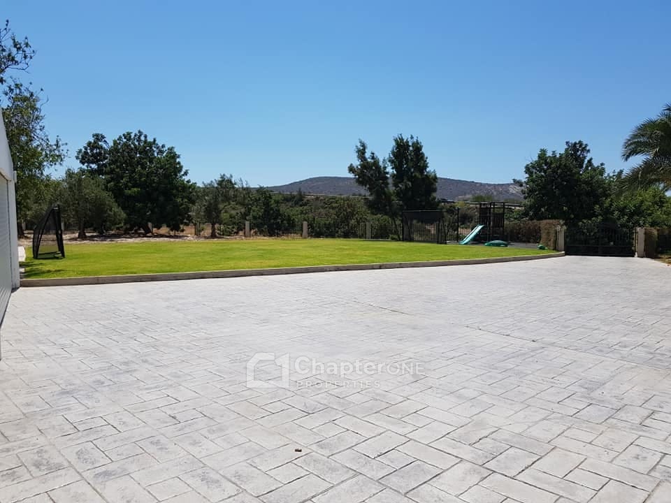 Detached Villa For Sale  in  Pentakomo