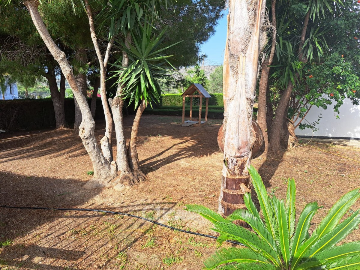 Detached Villa For Sale  in  Pentakomo