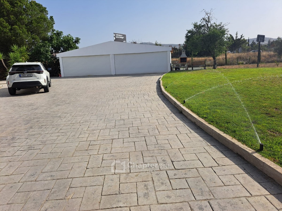 Detached Villa For Sale  in  Pentakomo