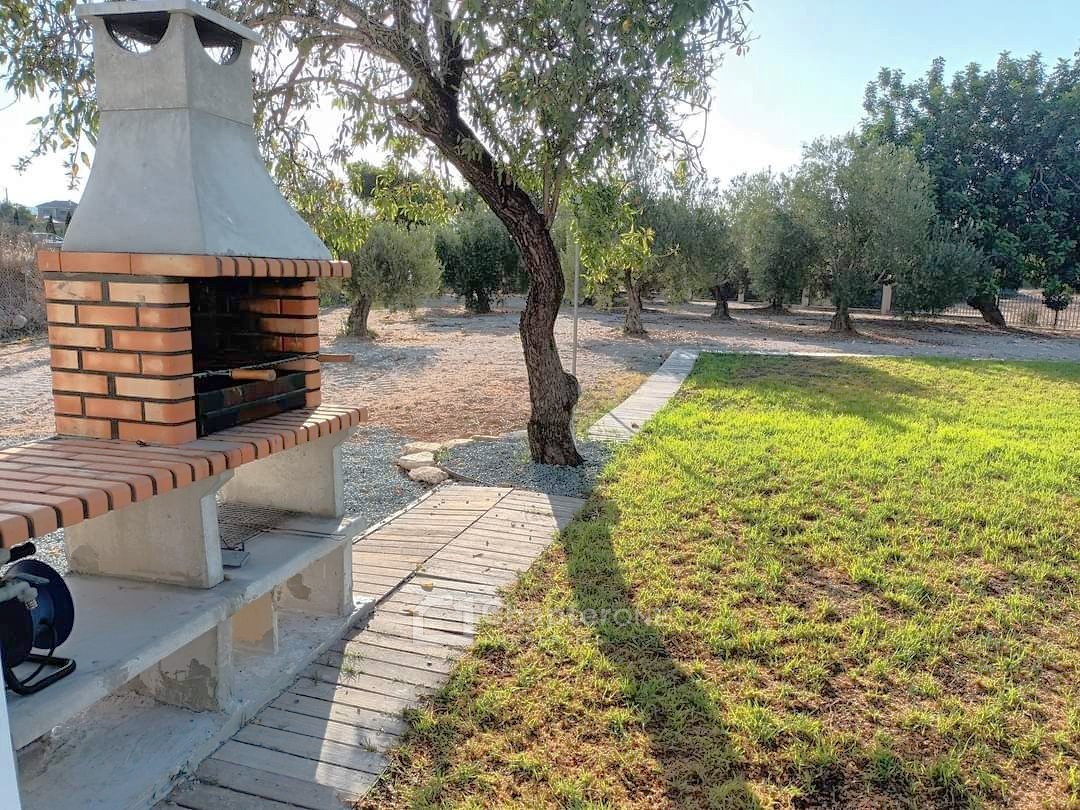 Detached Villa For Sale  in  Pentakomo
