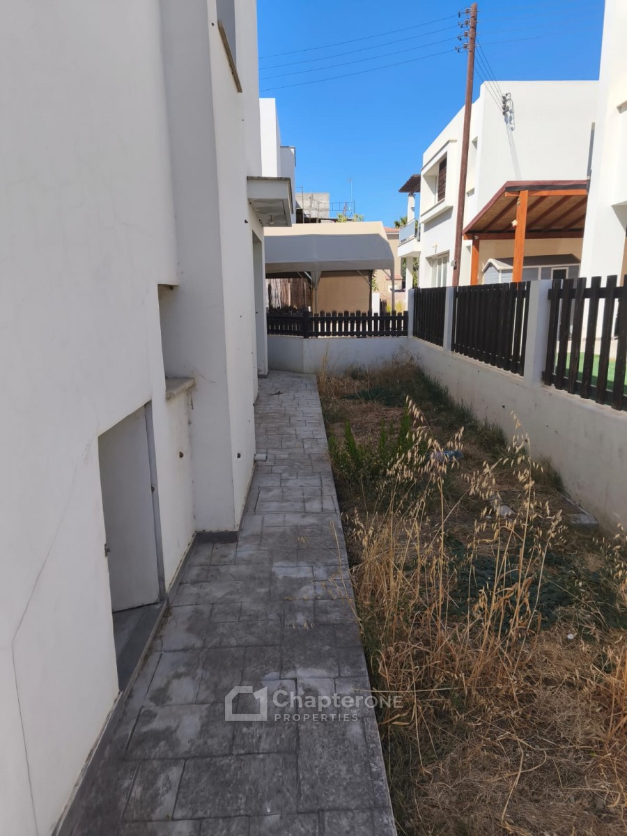 Detached Villa For Sale  in  Parekklisia