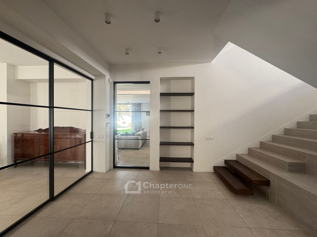 Detached Villa For Rent  in  Strovolos - Stavros