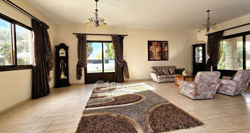 Detached Villa For Sale  in  Agios Athanasios