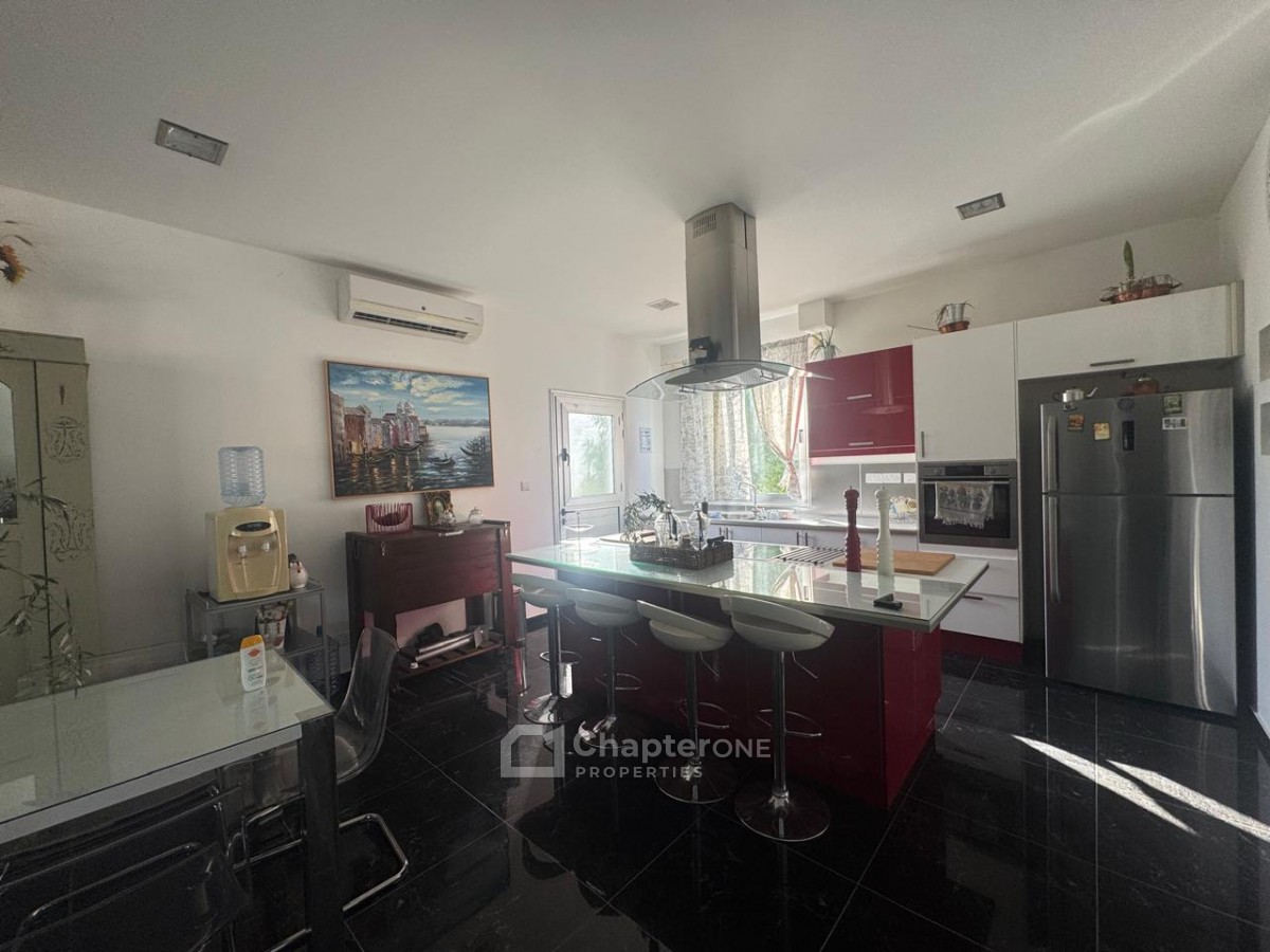 Detached Villa For Rent  in  Deneia