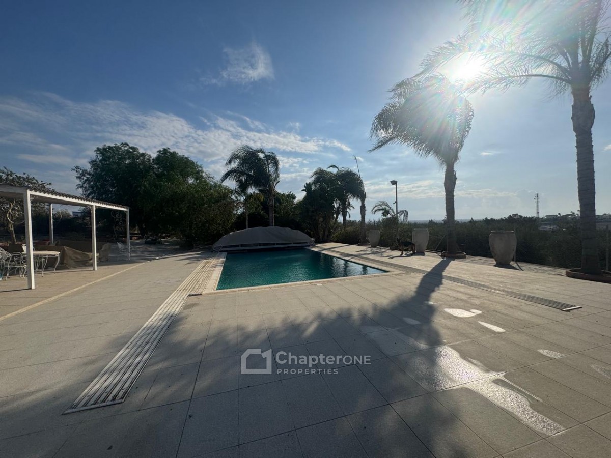 Detached Villa For Rent  in  Deneia