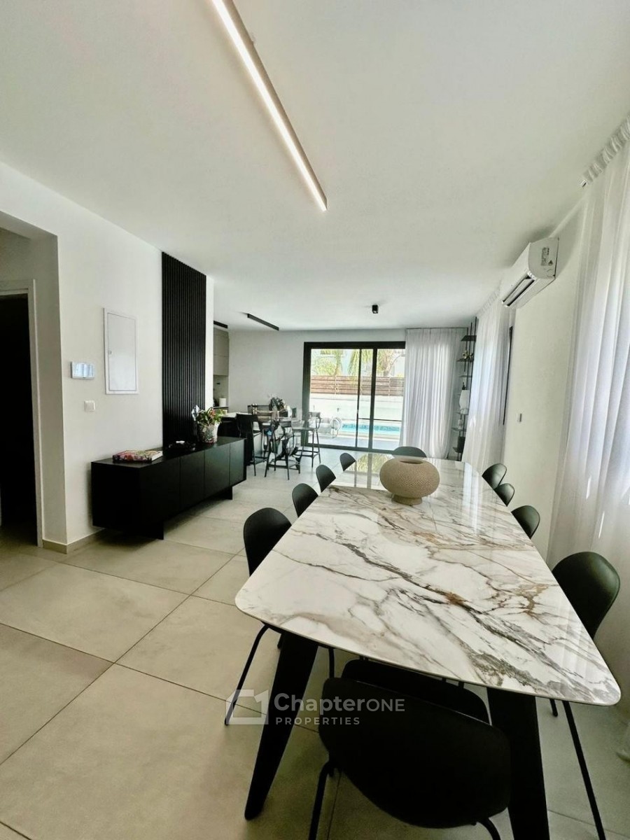 Detached Villa For Rent  in  Egkomi