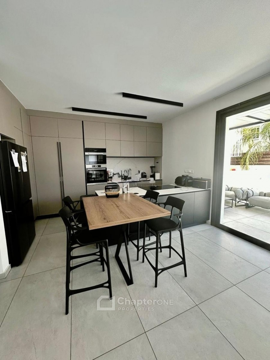 Detached Villa For Rent  in  Egkomi