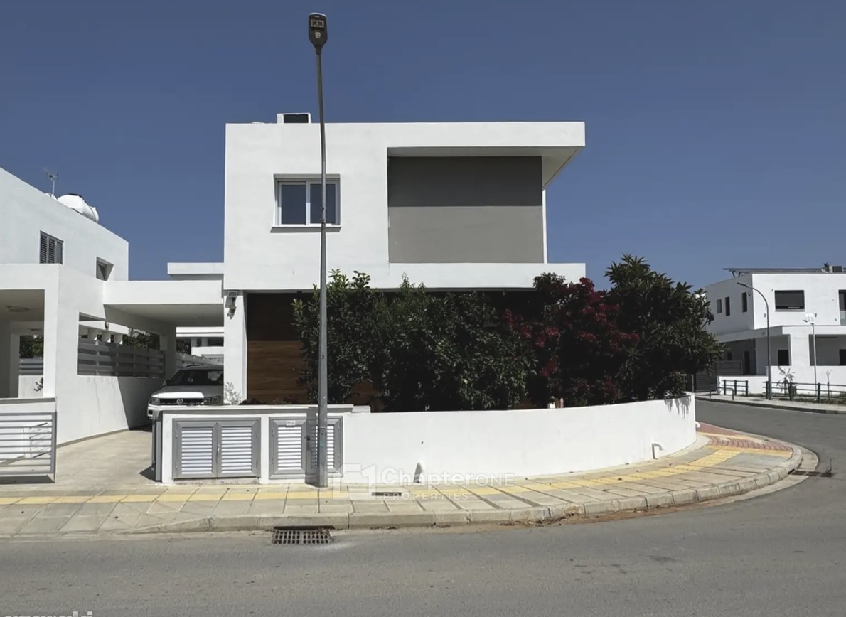 Detached Villa For Rent  in  Latsia - Archangelos Michail