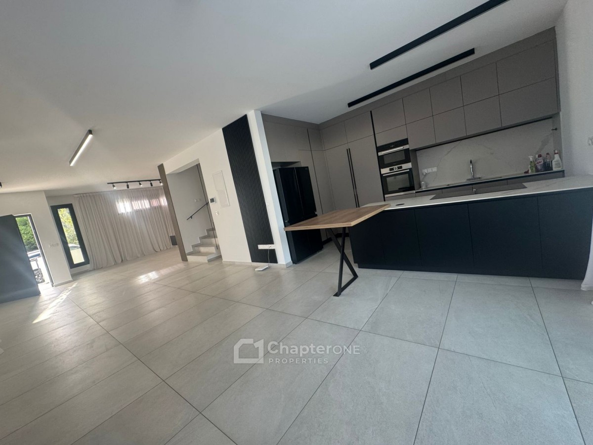 Detached Villa For Rent  in  Egkomi