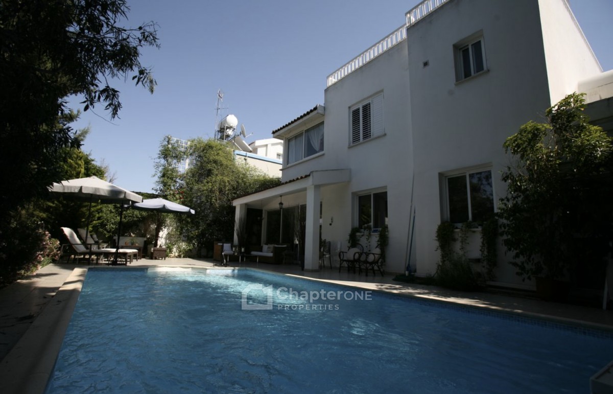 Detached Villa For Sale  in  Egkomi - Parissinos
